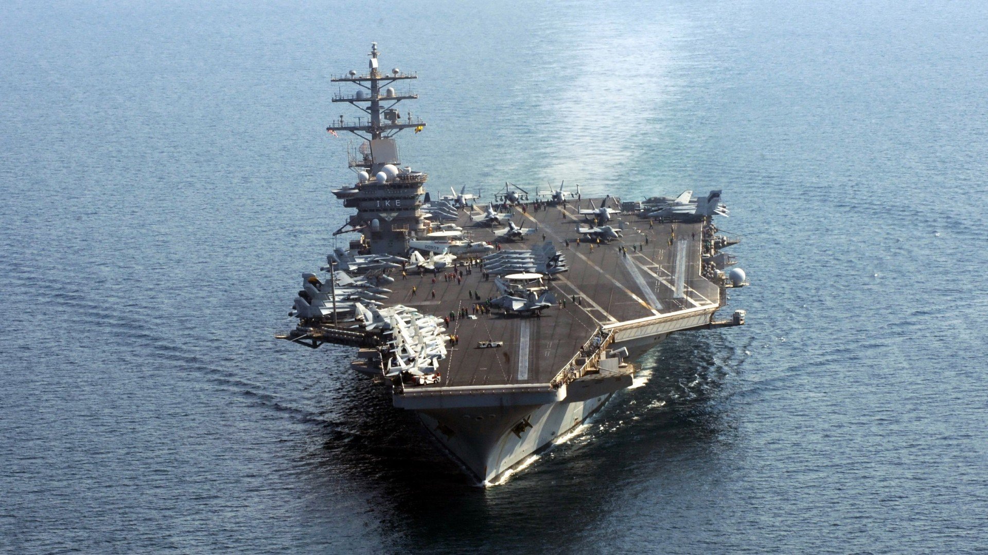 球队是否围绕场地空间变化设定多套推进策略，分析球队状态从哪里入手