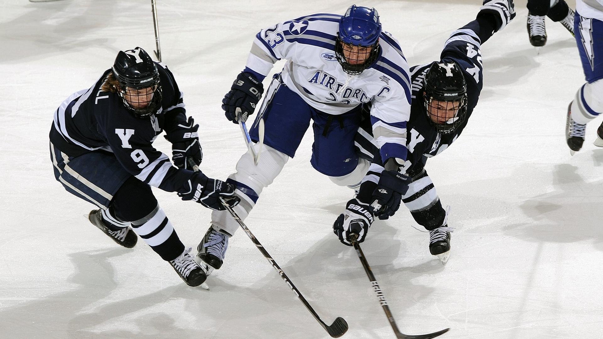 爱游戏体育官方入口-俱乐部与医学院共建运动医学研究中心签约仪式举行，运动医学研究院体育医院